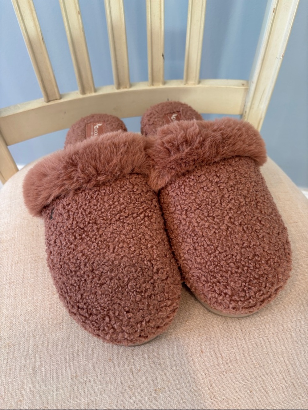 Koolaburra by UGG Cozy Faux-Sherpa Slippers in Rust